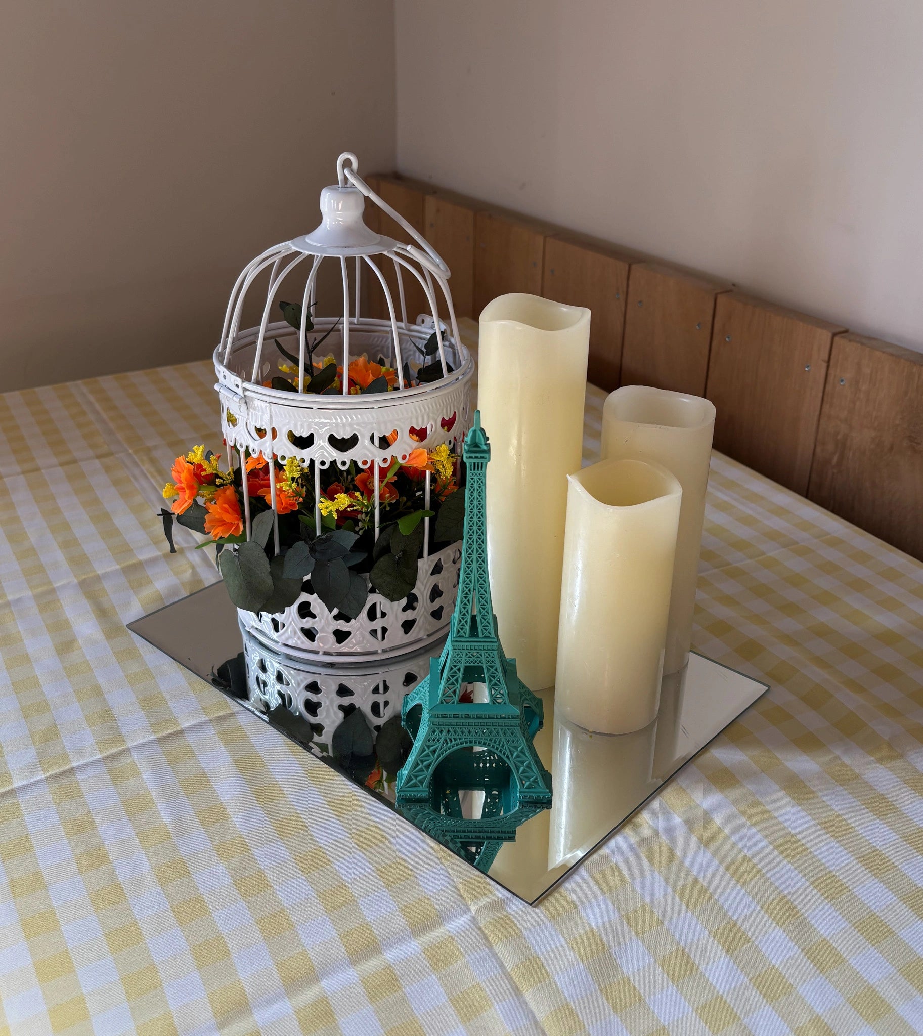 Cage à oiseau blanche
