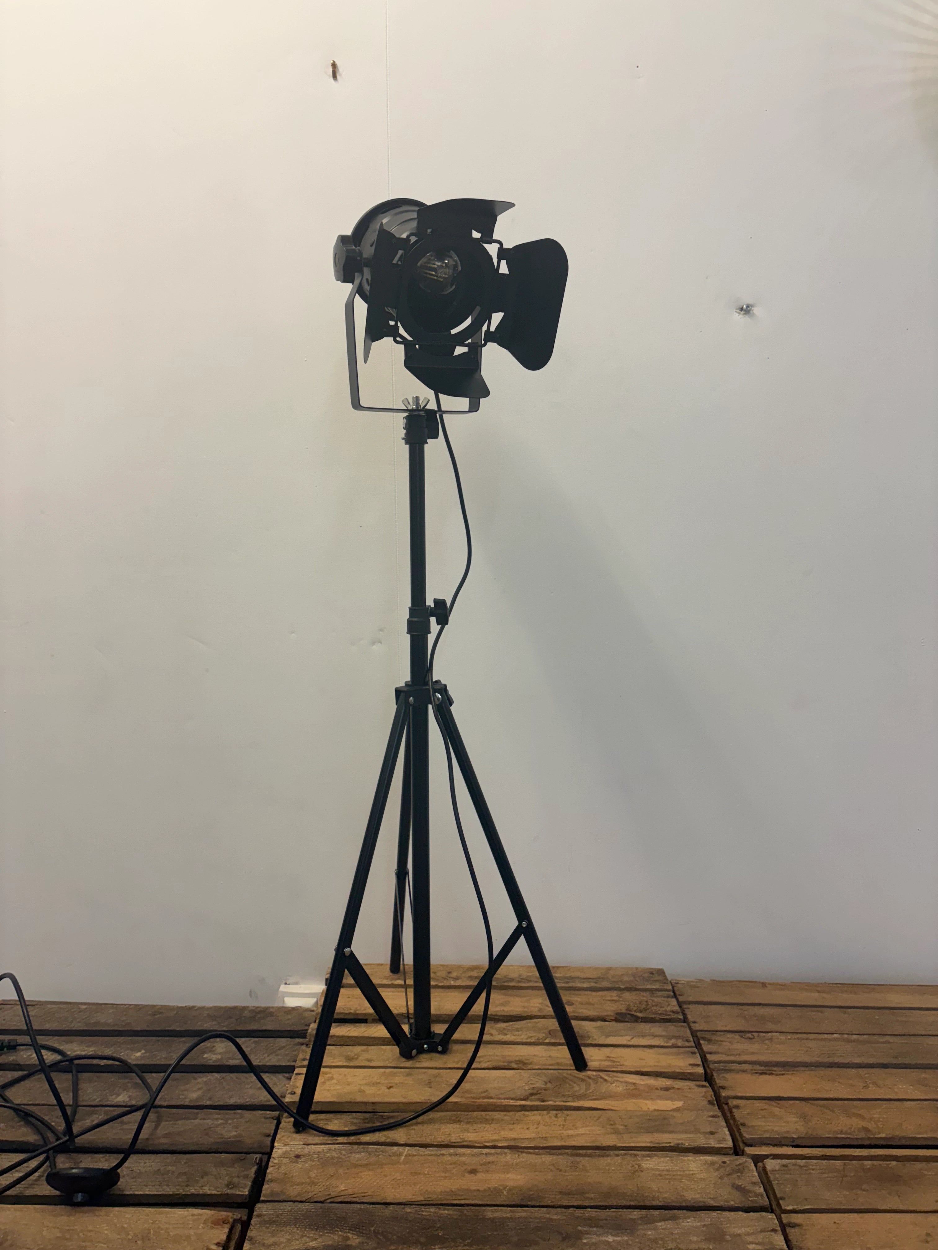 Lampe sur pied "spot cinéma"