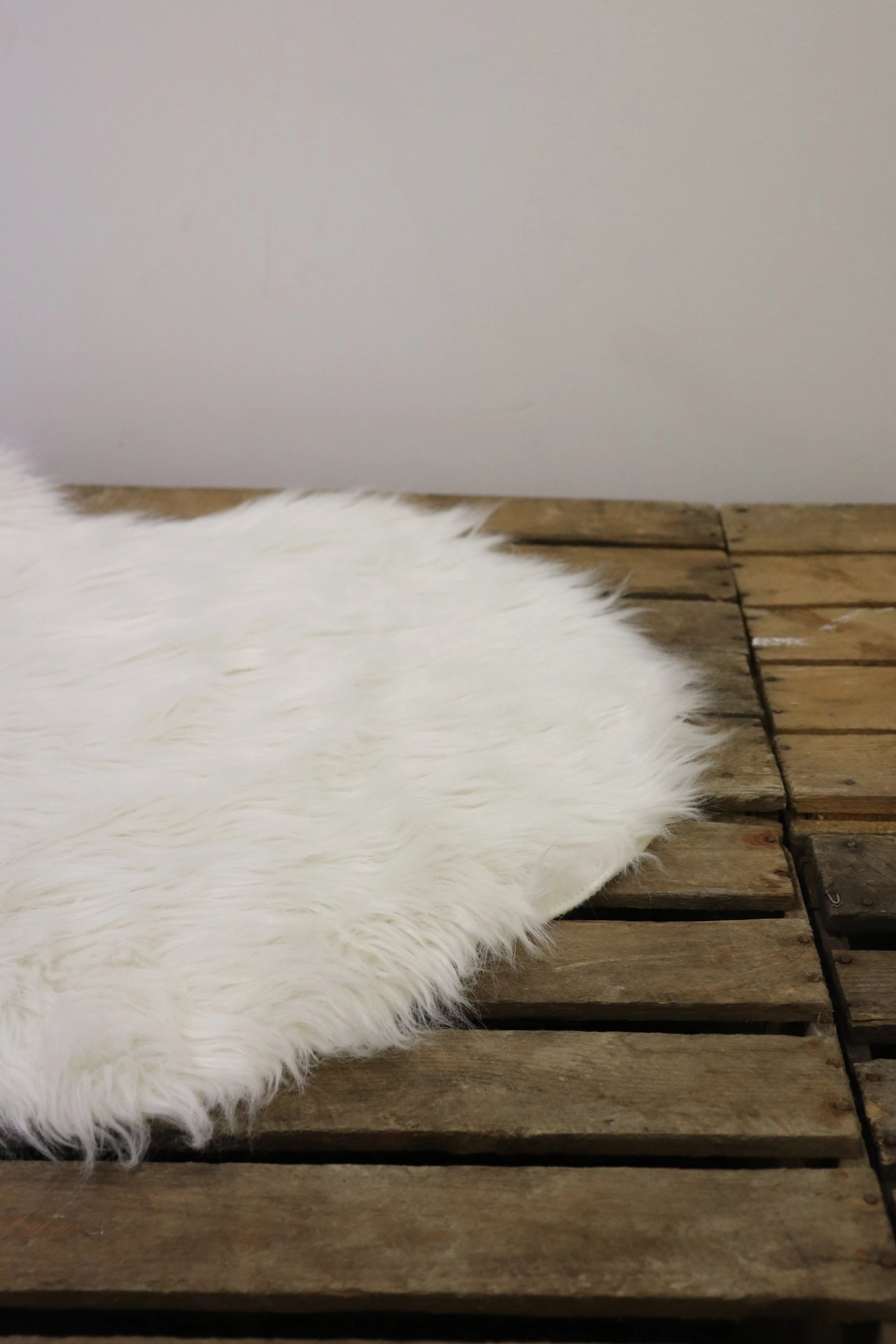 Peau fourrure blanche