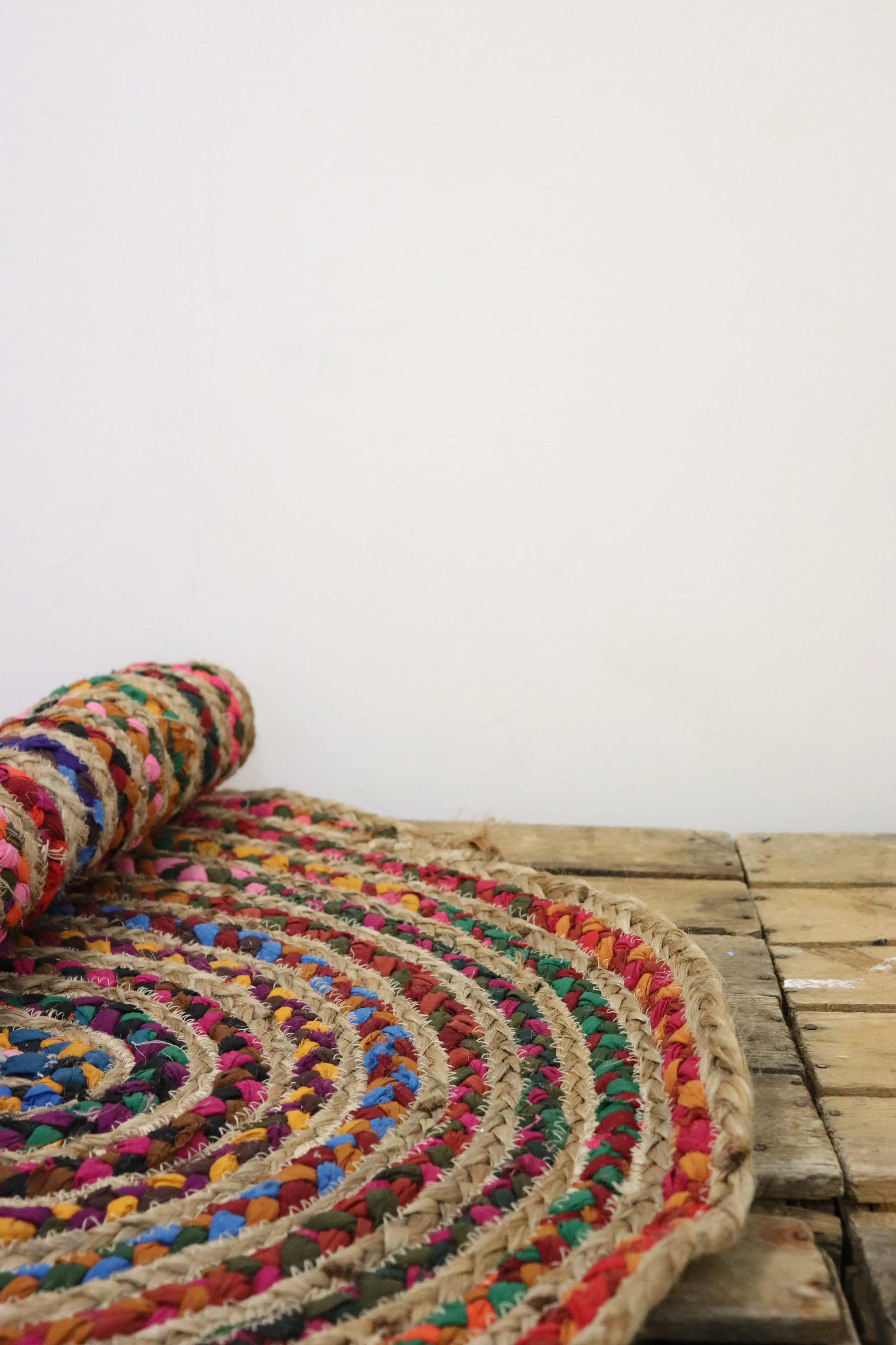 Tapis en jute coloré