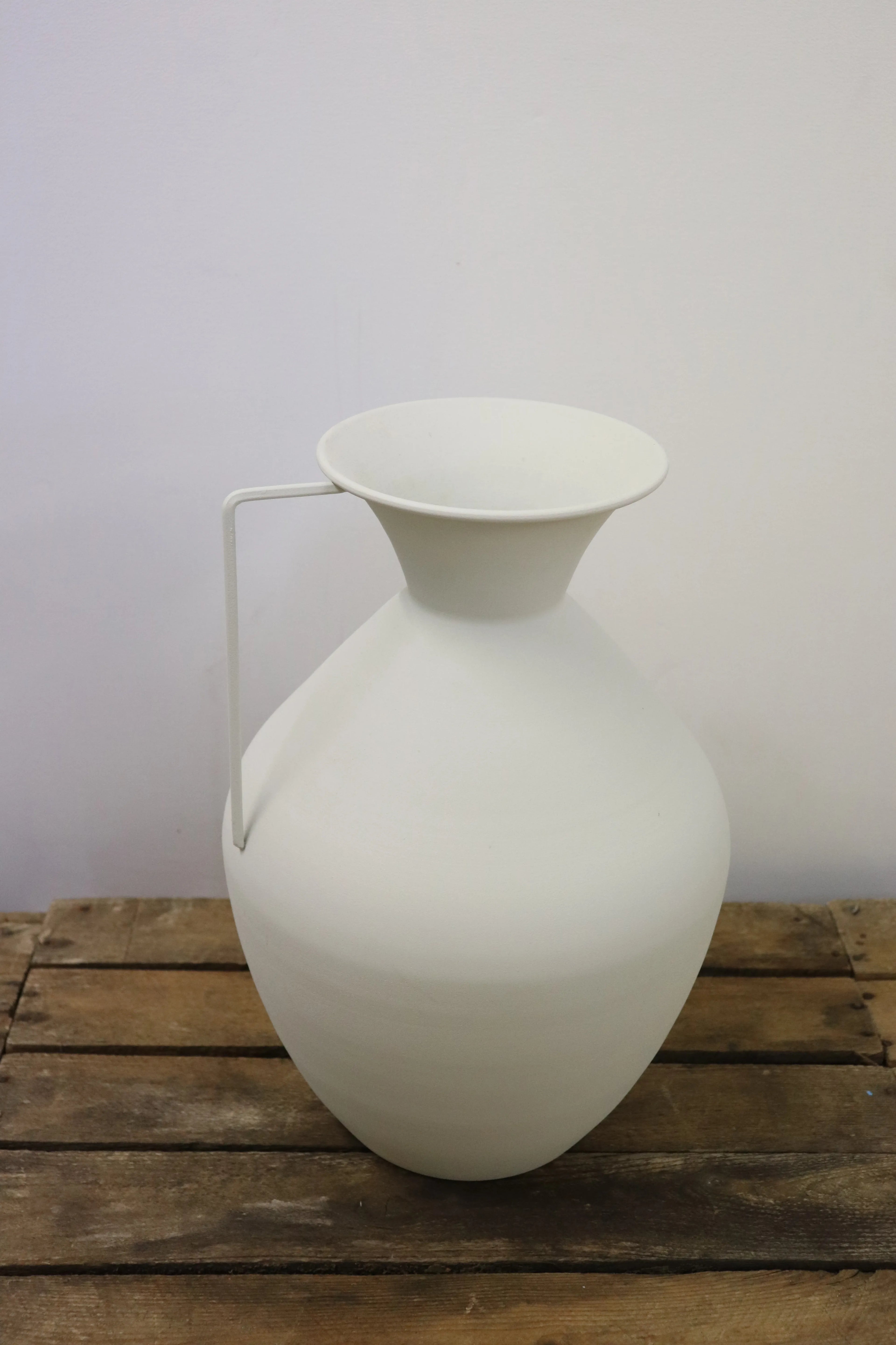 Vase jarre blanc avec anse